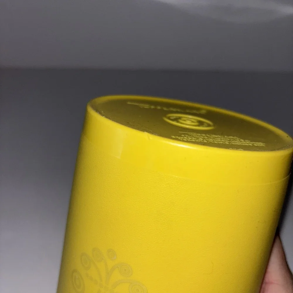 Tupperware vintage yellow